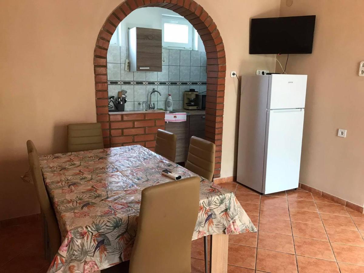 شقة Tahiti Apartman Hajdúszoboszló المظهر الخارجي الصورة