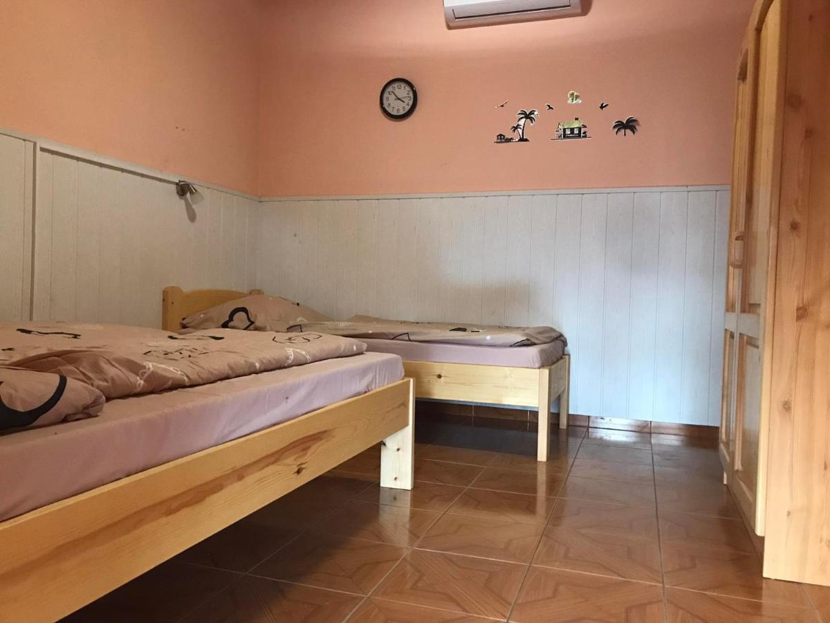 شقة Tahiti Apartman Hajdúszoboszló المظهر الخارجي الصورة