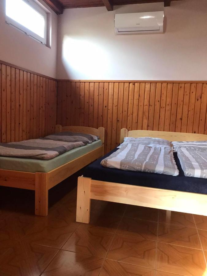 شقة Tahiti Apartman Hajdúszoboszló المظهر الخارجي الصورة